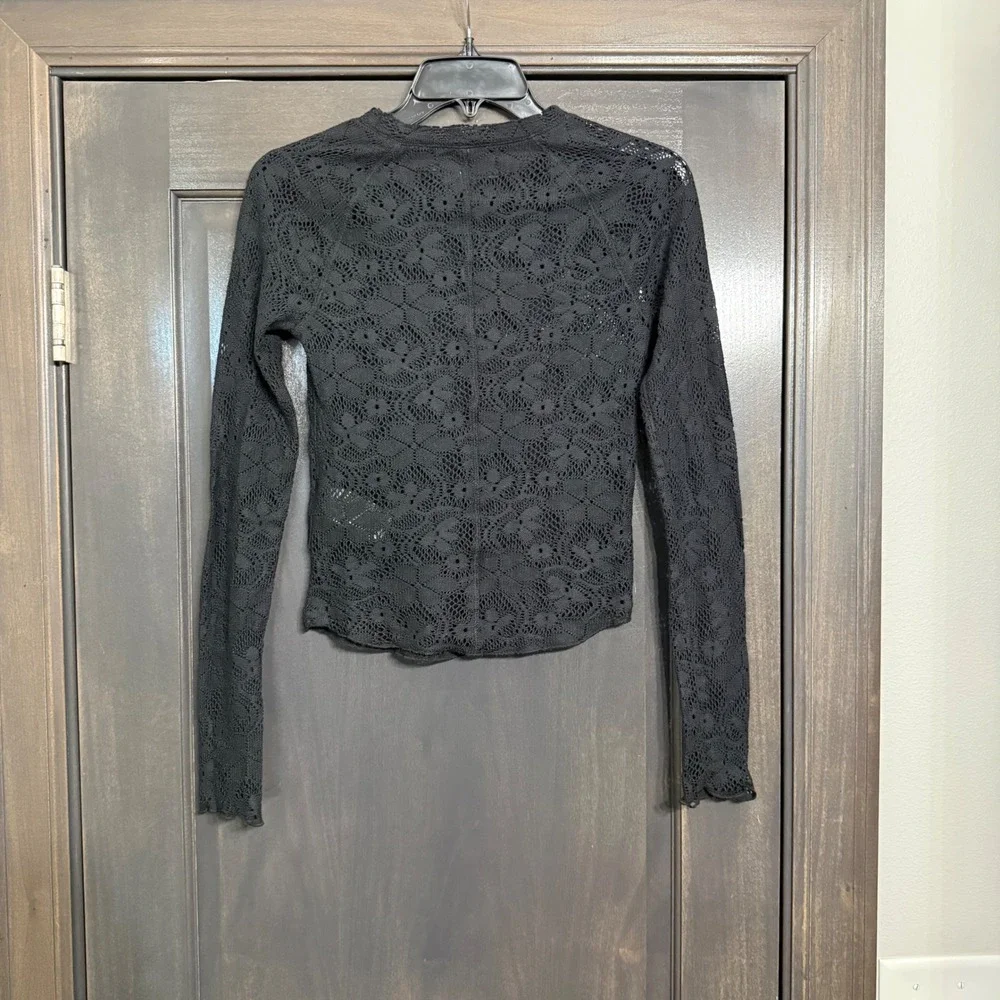 Free People Black Floral Lace Knit Long Sleeve Top Crew Neck XS Slim Fit